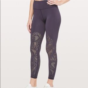 Lululemon Reveal 7/8 Tights in Boysenberry sz6-NWT